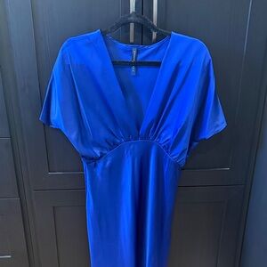Elegant Sapphire V-Neck Midi Dress
